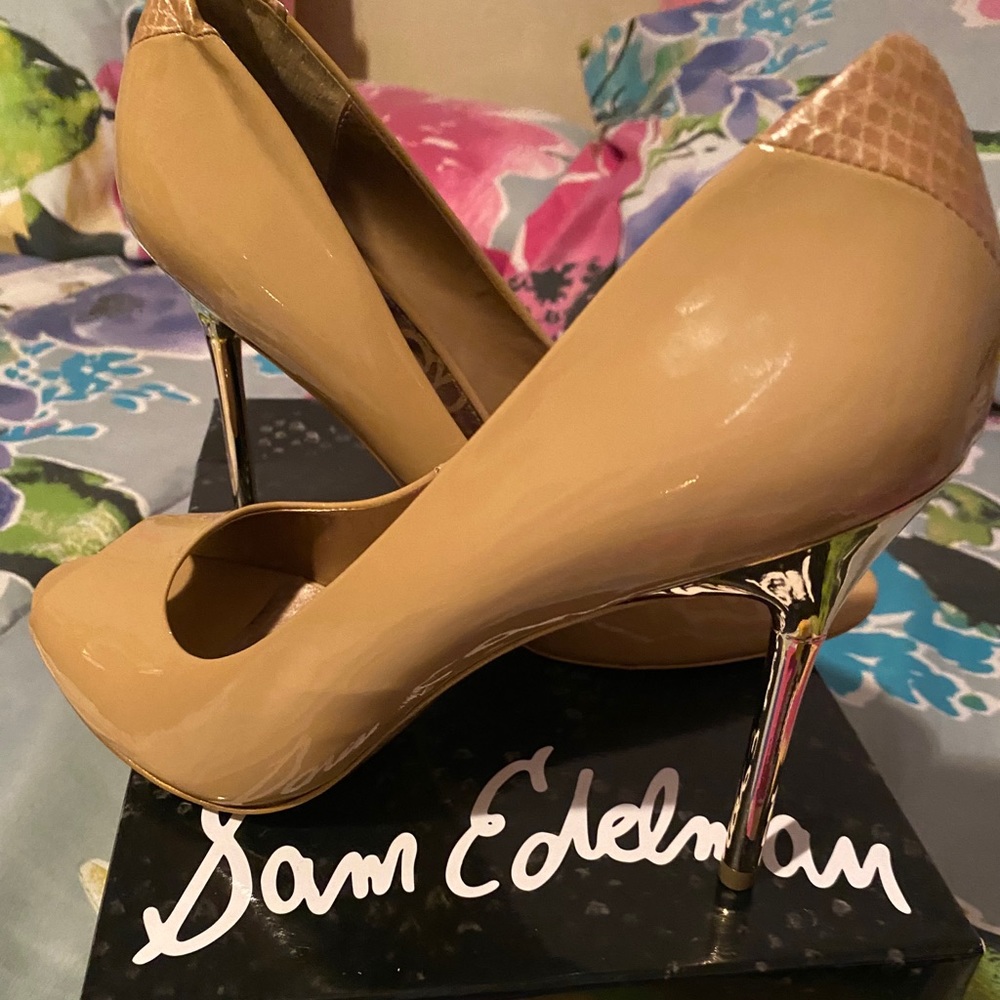 Brand new nude Sam Edelman peep toe pumps prom